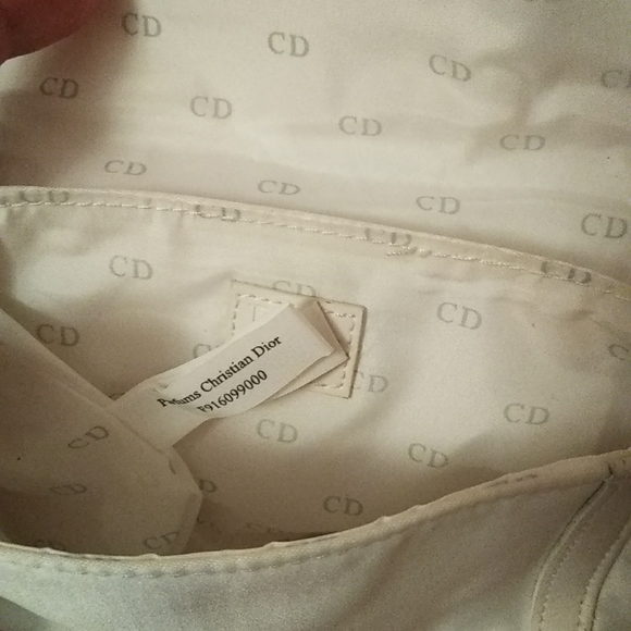 Mini Dior Pouch 👝 - Picture 5 of 8